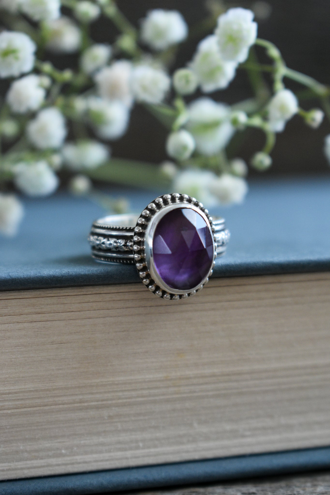 AMETHYST W/FLORAL RING BAND SIZE 8