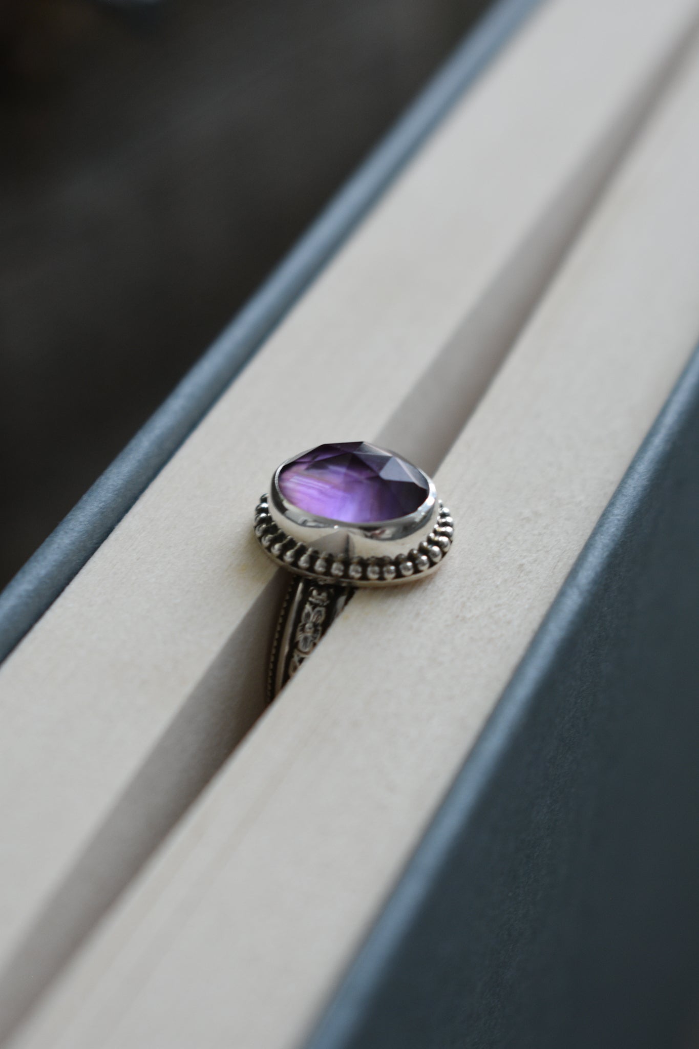 AMETHYST W/FLORAL RING BAND SIZE 8