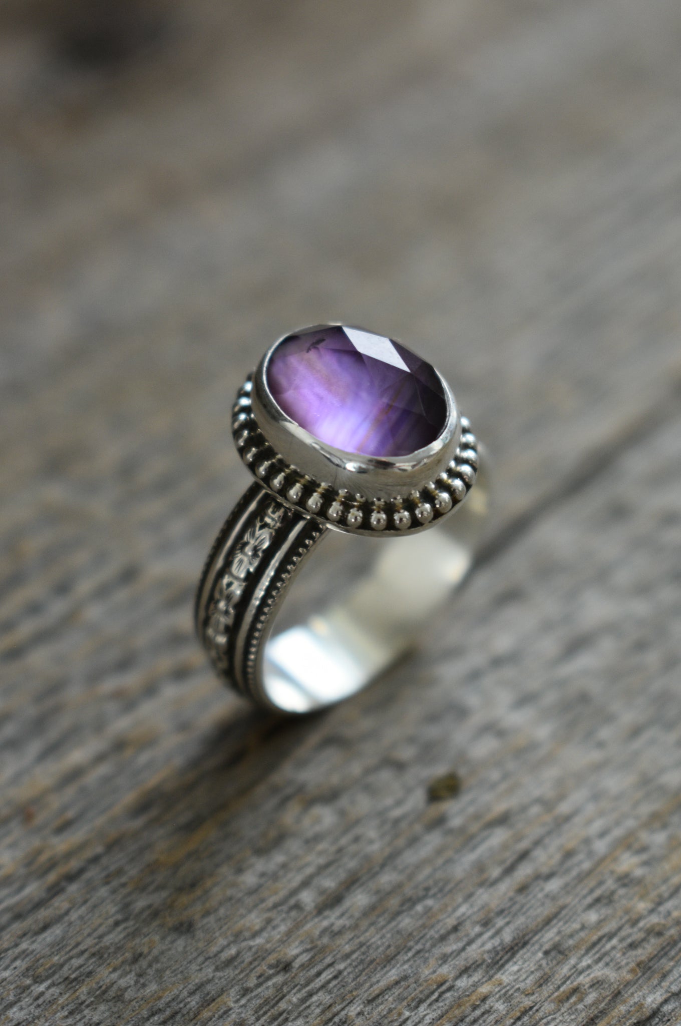 AMETHYST W/FLORAL RING BAND SIZE 8